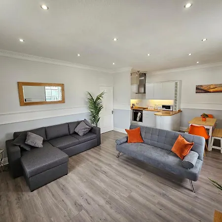 Lakeview Apartment, Central Location, Sea And Lake View, Free Parking Southport Exterior photo